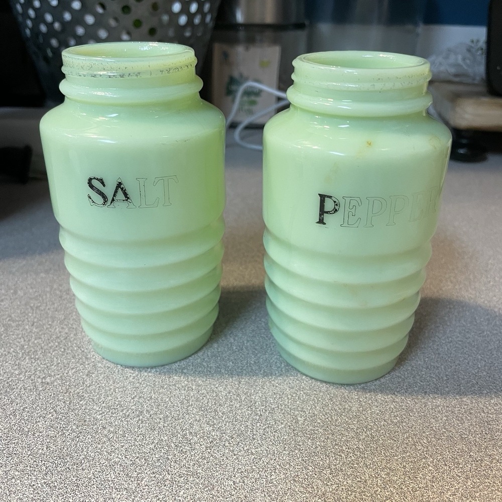 Vintage 1930's Jeanette, Jadeite light Green Ribbed Salt Pepper Shakers No Lids